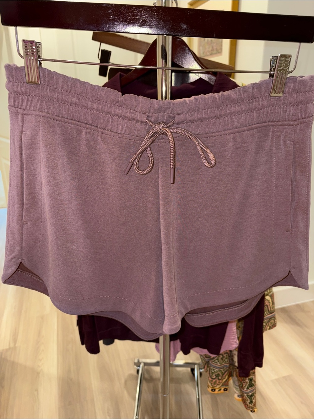 Seasoft Mid Rise 4" Short Smoky Rose Sz Medium